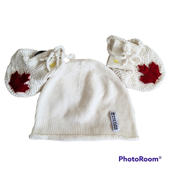 Whistler Blackcomb Crochet Infant Beanie w/Matching Footies Hand Made White Red - Picture 4 of 11